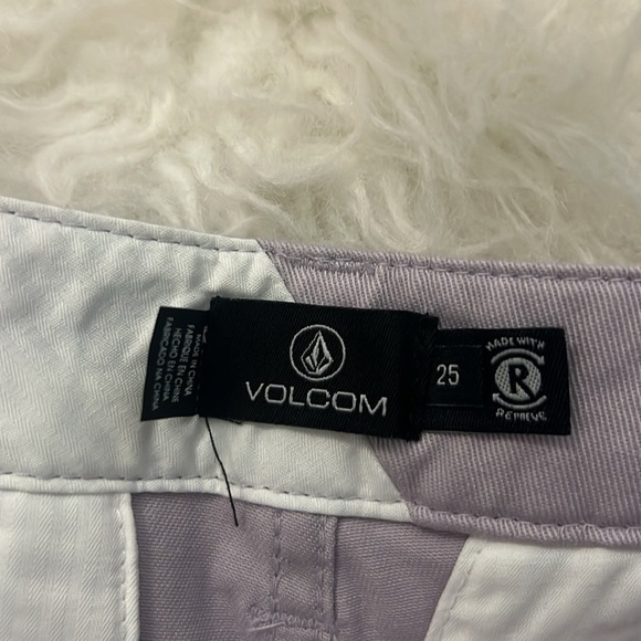 VOLCOM Juniors' Frochickie Shorts • 25 - Picture 5 of 5
